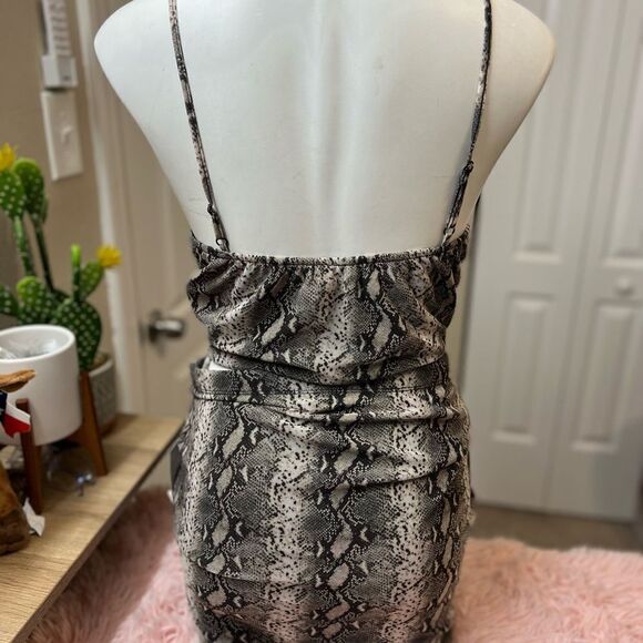 Crop top and skirt set - Picture 3 of 8